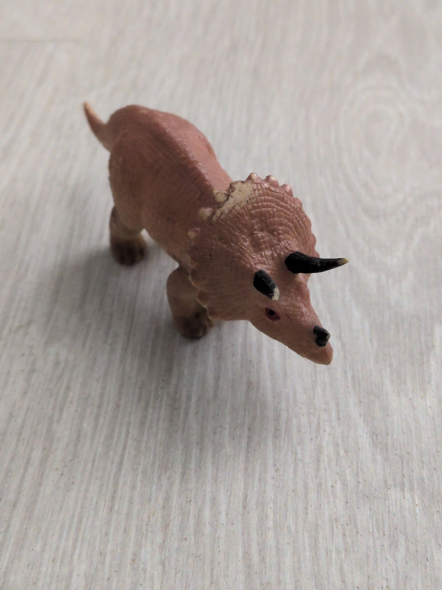 Figurine dinausore