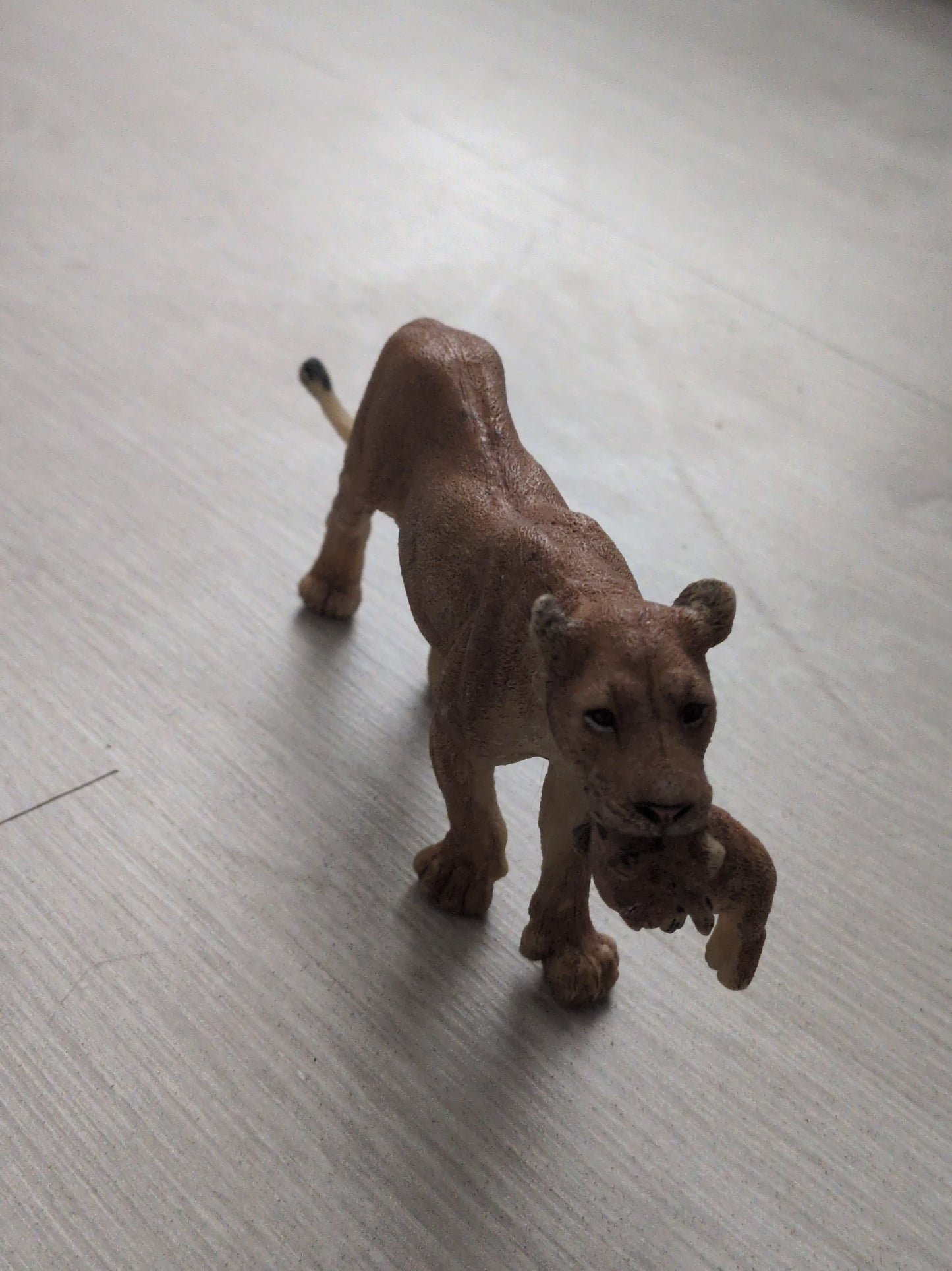 Figurine lionne