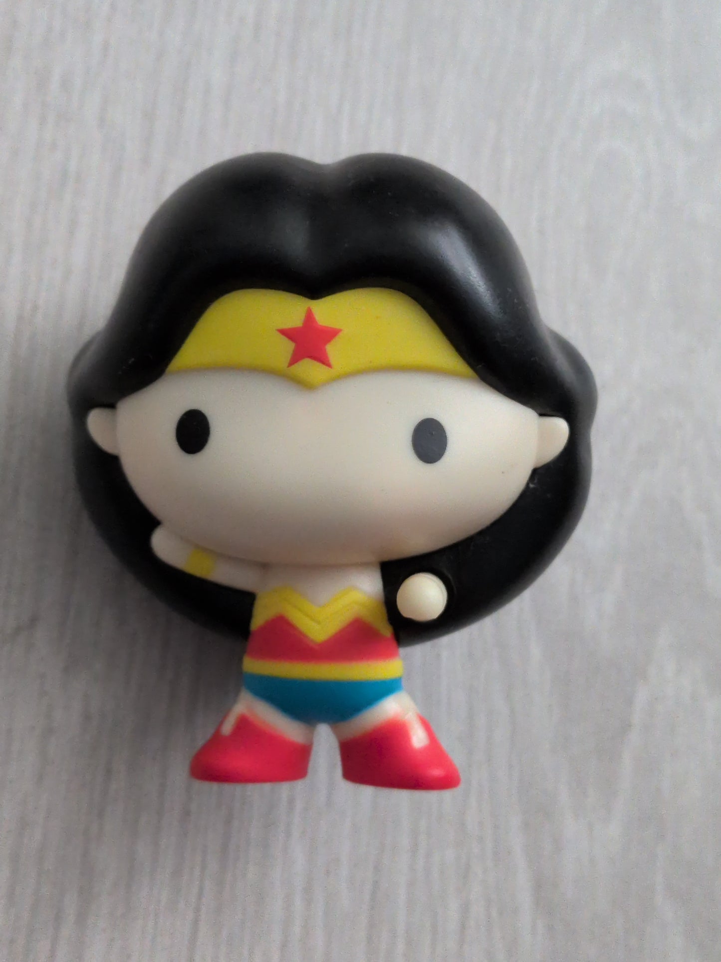Figurine wonder woman