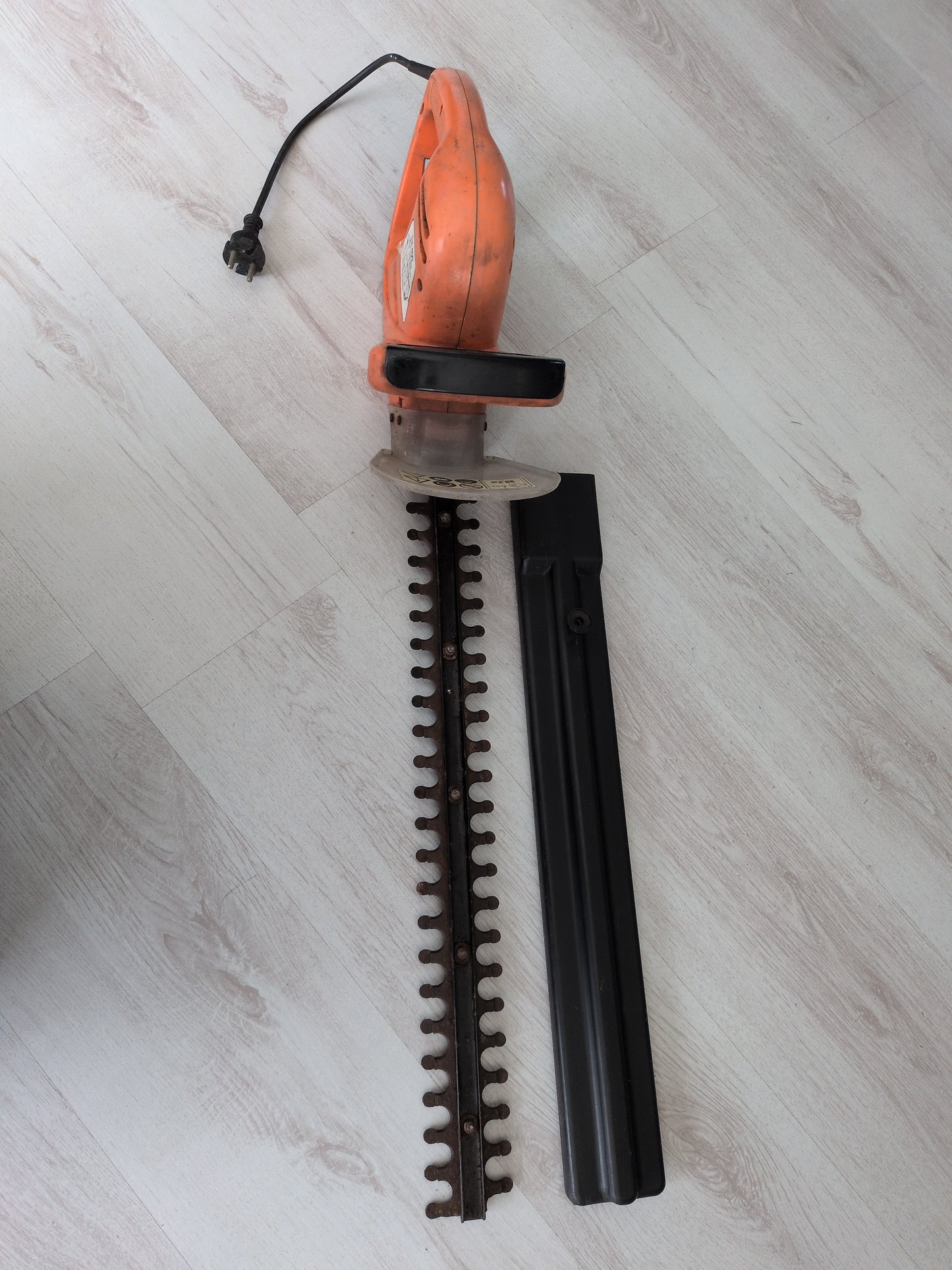 Taille haie électrique