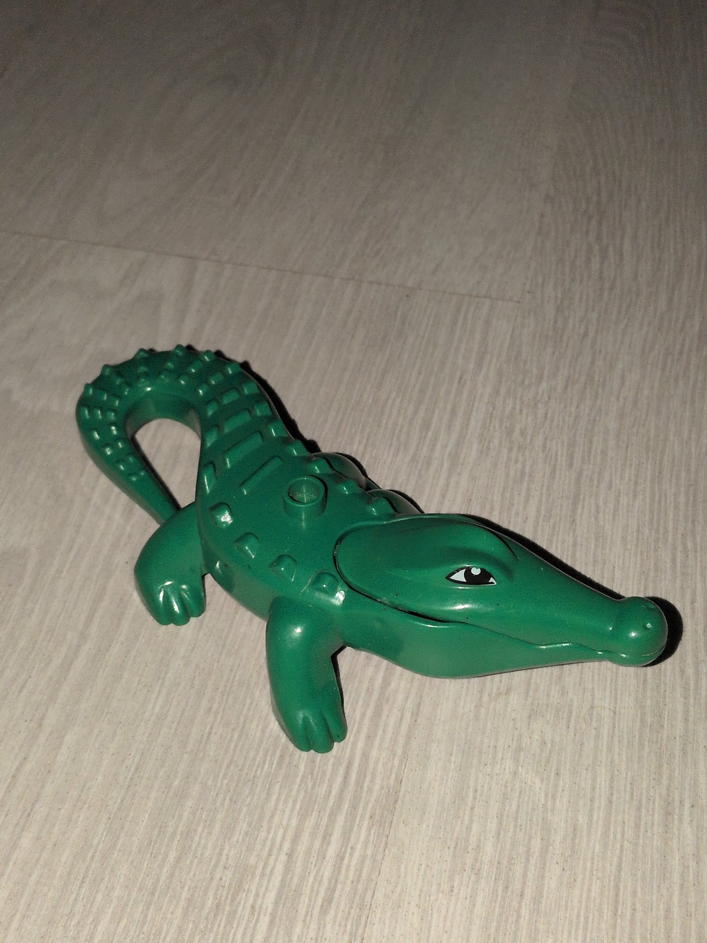 Crocodile en plastique