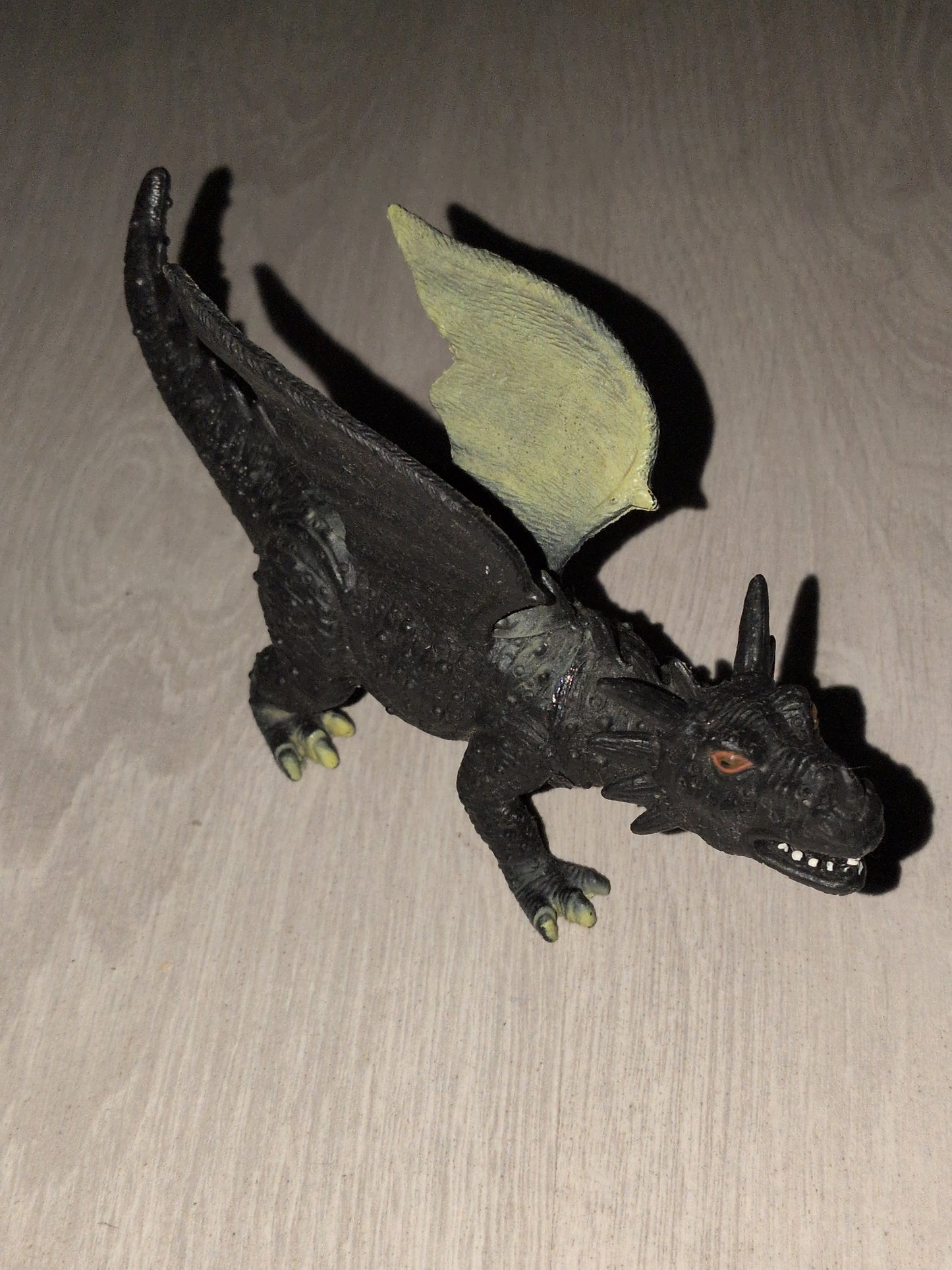 Figurine dragon