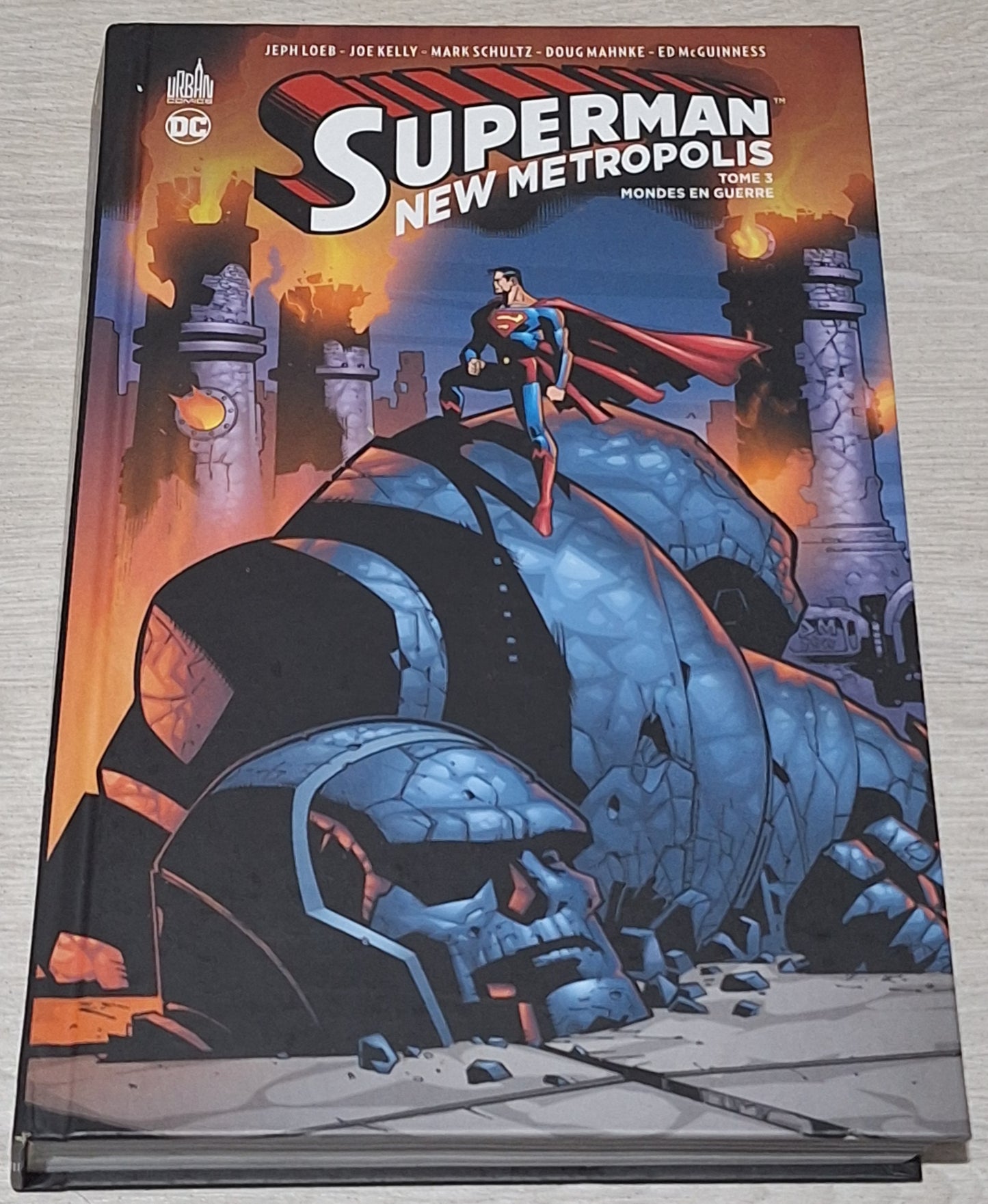 Superman New Metropolis - Tome 3 Monde en guerre